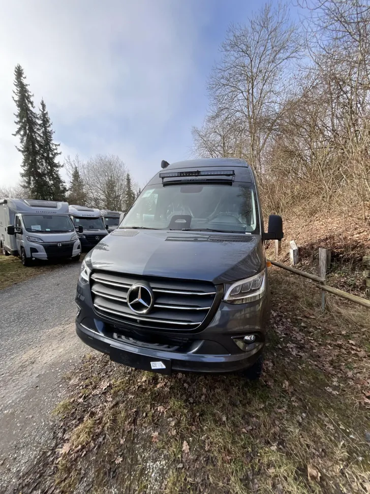 Fahrzeugbild Hymer Grand Canyon S CrossOver 600 Schlafdach, Router #1