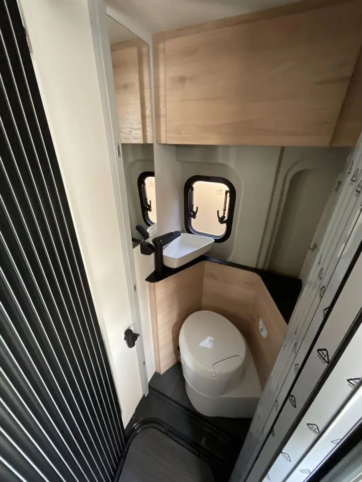 Fahrzeugbild Dethleffs Globetrail 600 ER Fiat Klimaanlage, Schlafdach #10