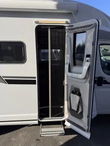 Fahrzeugbild Knaus L!VE WAVE 650 MEG Platinum Selection Abstandstempomat,Rahmenfenster #9