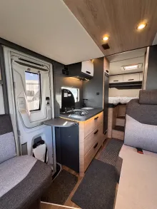 Fahrzeugbild Knaus L!VE WAVE 650 MEG Platinum Selection Abstandstempomat,Rahmenfenster #14