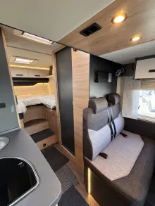 Fahrzeugbild Knaus L!VE WAVE 650 MEG Platinum Selection Abstandstempomat,Rahmenfenster #15