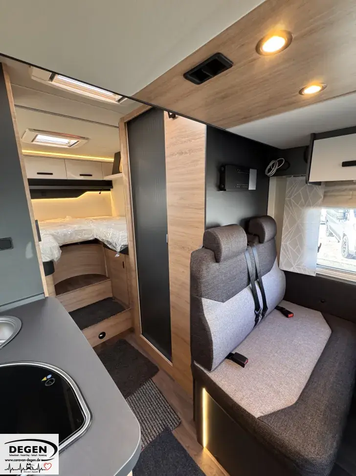 Fahrzeugbild Knaus L!VE WAVE 650 MEG Platinum Selection Abstandstempomat,Rahmenfenster #15