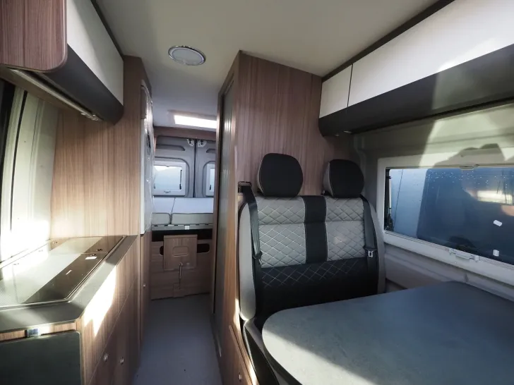 Fahrzeugbild Clever Celebration, Truma D+E, Doppelbank, Designp. #5