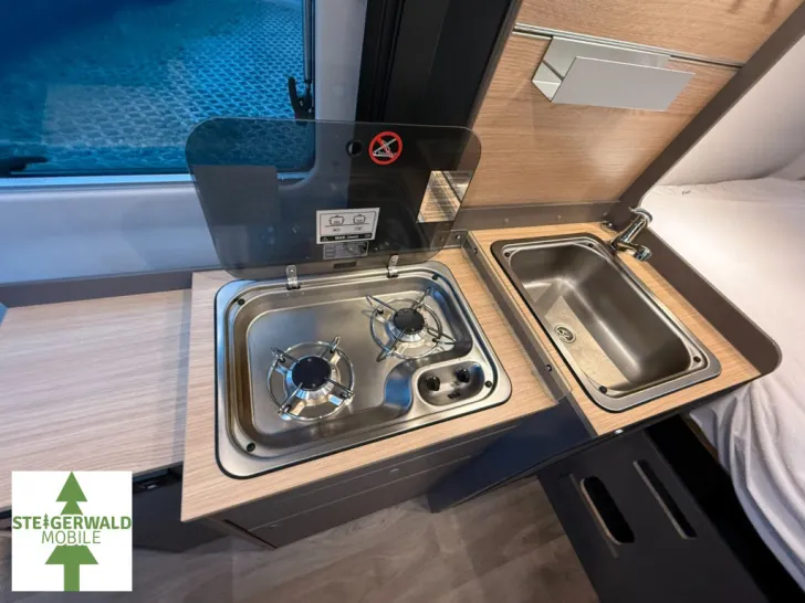 Fahrzeugbild LMC Innovan 590 FORD #17