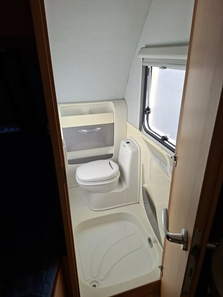 Fahrzeugbild Knaus Südwind 450 FU #14