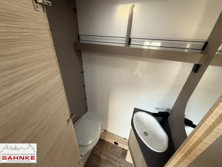 Fahrzeugbild NEXT 381 Warmwasser + Fliegenschutz +WC #13