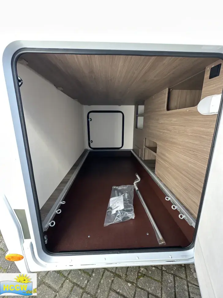 Heckgarage Carado T 328 Automatik + SAT und TV