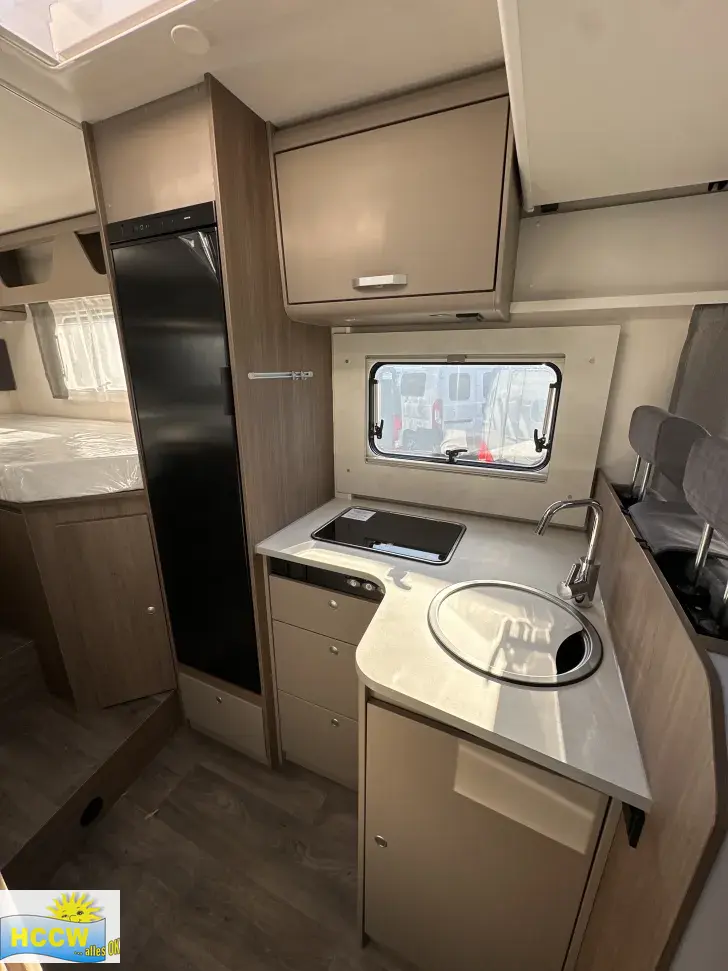 Küche mit KS Carado T 328 Automatik + SAT und TV