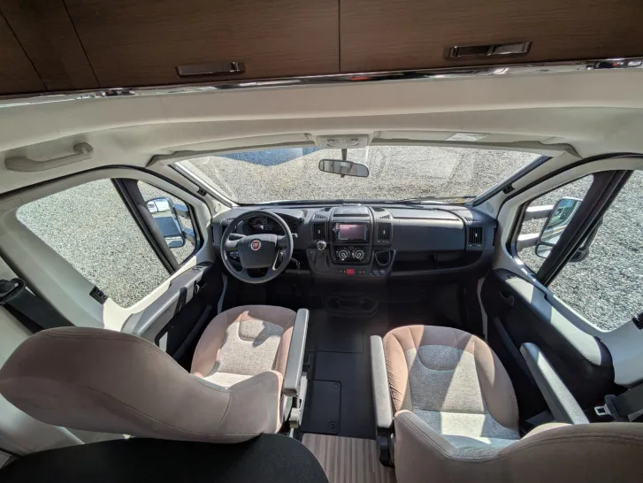 Fahrzeugbild Malibu T 460 LE Super gepflegtes Fahrzeug ! Automatik ! #7