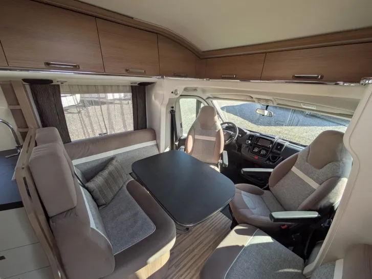 Fahrzeugbild Malibu T 460 LE Super gepflegtes Fahrzeug ! Automatik ! #10