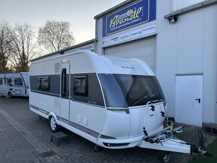 Fahrzeugbild Hobby De Luxe 495 WFB Mover; elektr. Stützen; Heckbad #1