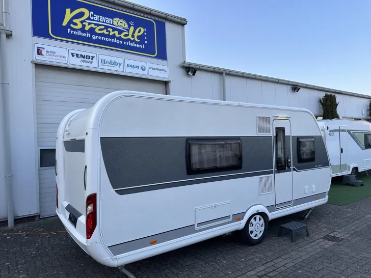 Fahrzeugbild Hobby De Luxe 495 WFB Mover; elektr. Stützen; Heckbad #3