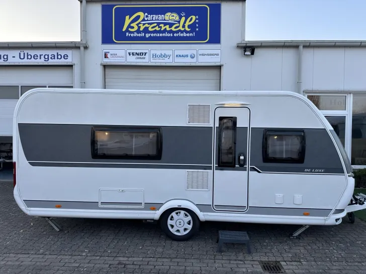 Fahrzeugbild Hobby De Luxe 495 WFB Mover; elektr. Stützen; Heckbad #4