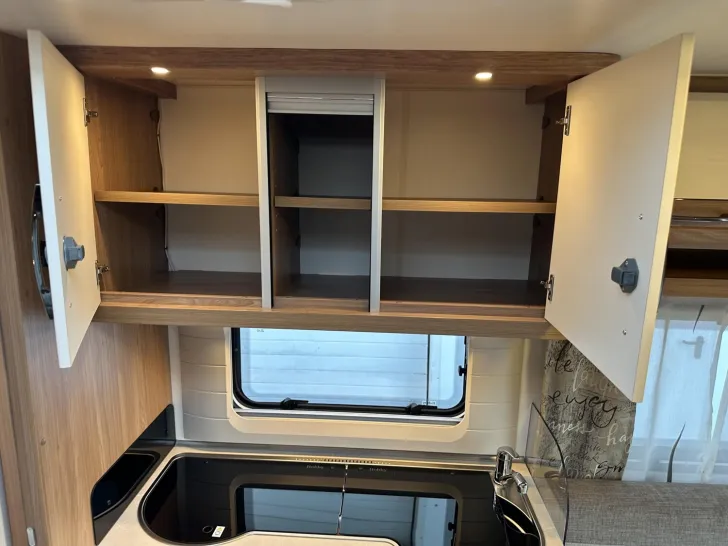 Fahrzeugbild Hobby De Luxe 495 WFB Mover; elektr. Stützen; Heckbad #13