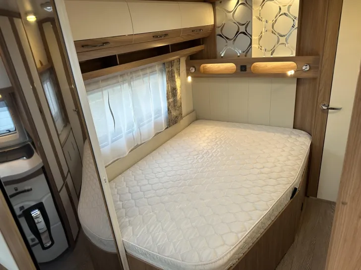 Fahrzeugbild Hobby De Luxe 495 WFB Mover; elektr. Stützen; Heckbad #14