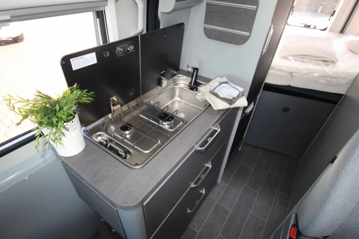 Fahrzeugbild Weinsberg CaraBus GREY 600 MQH EDITION [FIRE] Automatik | viele Extras #8