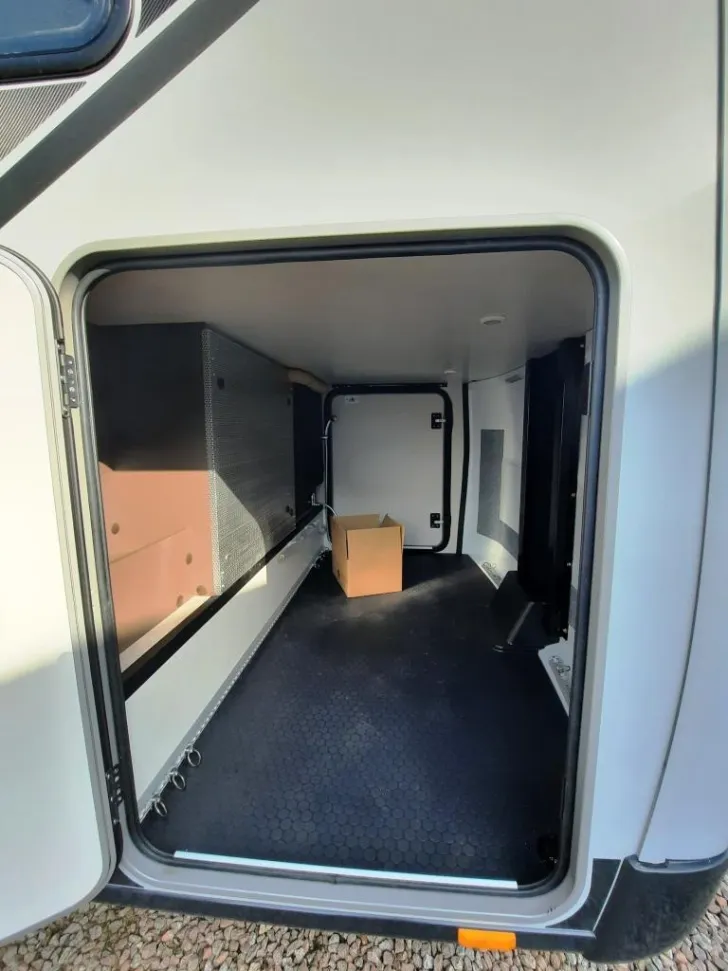 Fahrzeugbild Bürstner Signature SFT 7.5 Verfüg./Sparen Sie 6.856,- € #26