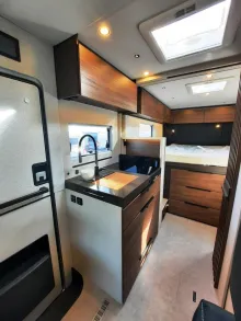 Fahrzeugbild Bürstner Signature SFT 7.5 Verfüg./Sparen Sie 6.856,- € #11
