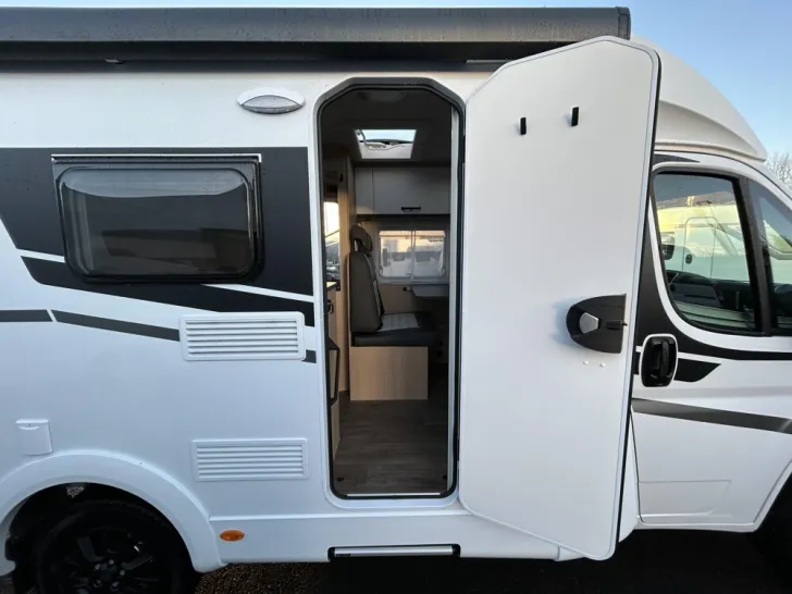 Fahrzeugbild Sunlight V 60 Adventure Edition #6