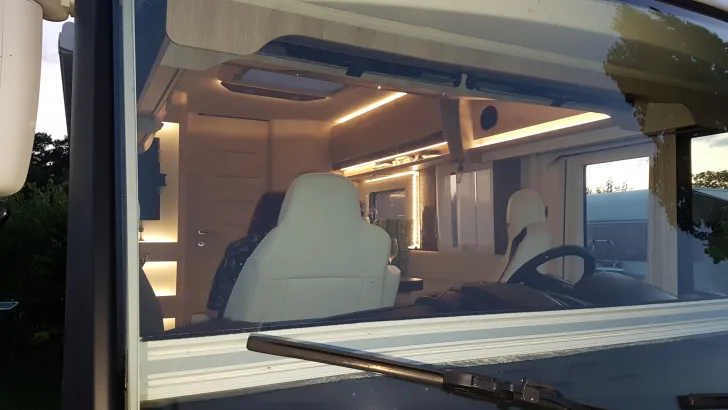 Fahrzeugbild Rapido 80dF 8066dF Hallenfahrzeug, Zust #3