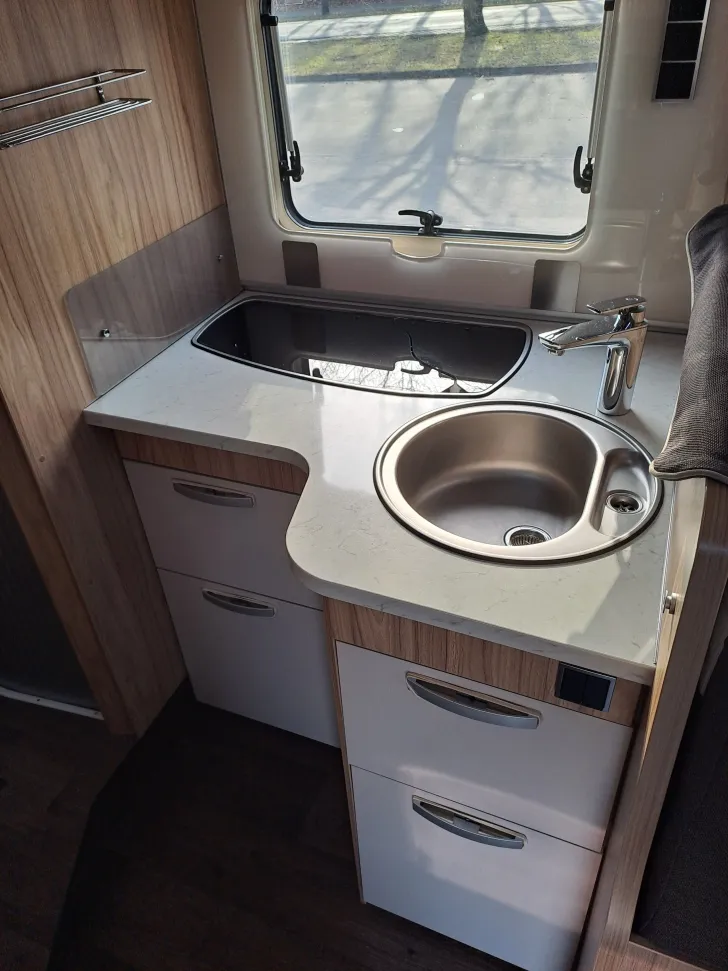 Fahrzeugbild Hymer Tramp CL 678 Hubbett, Dusche, Gar #6
