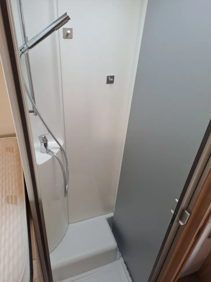 Fahrzeugbild Hymer Tramp CL 678 Hubbett, Dusche, Gar #7