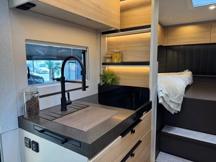 Fahrzeugbild Bürstner Signature SFT 7.0 #11