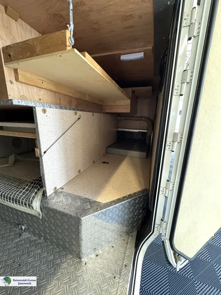 Fahrzeugbild Carthago Mondial 45 R Alkoven Rundsitzgruppe #8