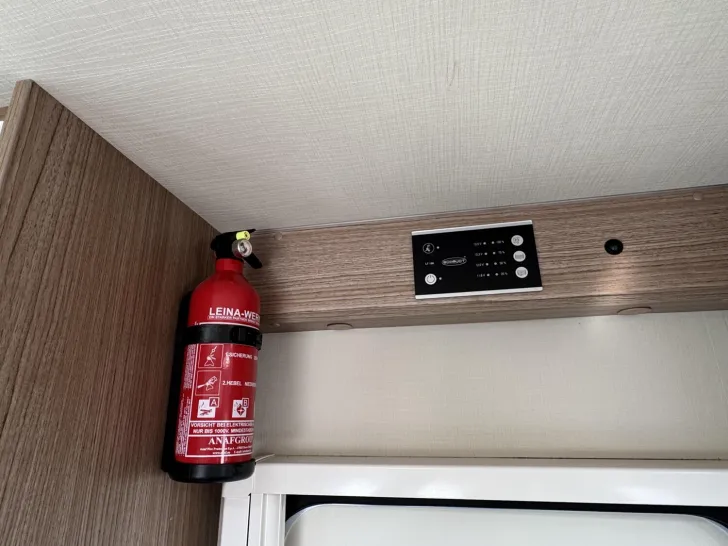 Fahrzeugbild Carado T 447 Sat TV Solar SOG Markise ohne Hubbett #13