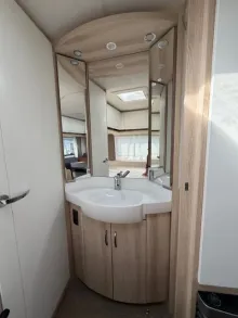 Fahrzeugbild Hobby De Luxe 400 SFe #6