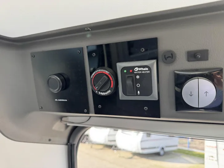 Fahrzeugbild Adria Twin Supreme 640 SGX Luftfederung Sat TV Lithium #12