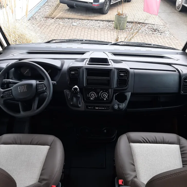 Fahrzeugbild Knaus SUN I 700 #9