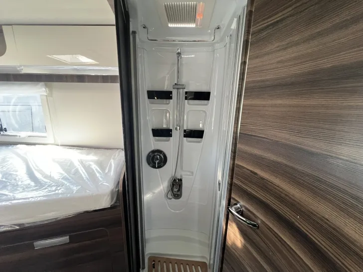 Fahrzeugbild Laika Ecovip H 4109 #19