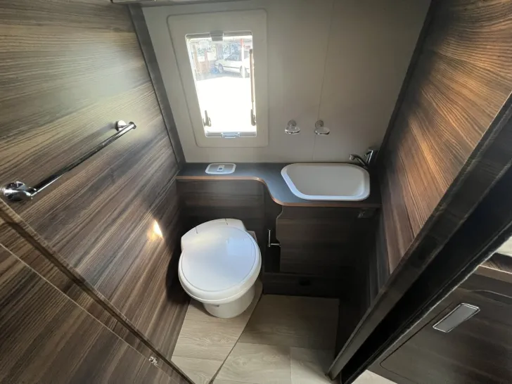 Fahrzeugbild Laika Ecovip H 4109 #22