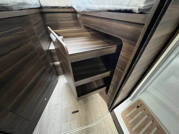 Fahrzeugbild Laika Ecovip H 4109 #24