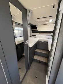 Fahrzeugbild Laika Kosmo L 409 #12