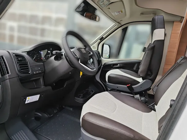Fahrzeugbild Weinsberg CaraCompact EDITION PEPPER 600 MEG Spare 13051,- #7