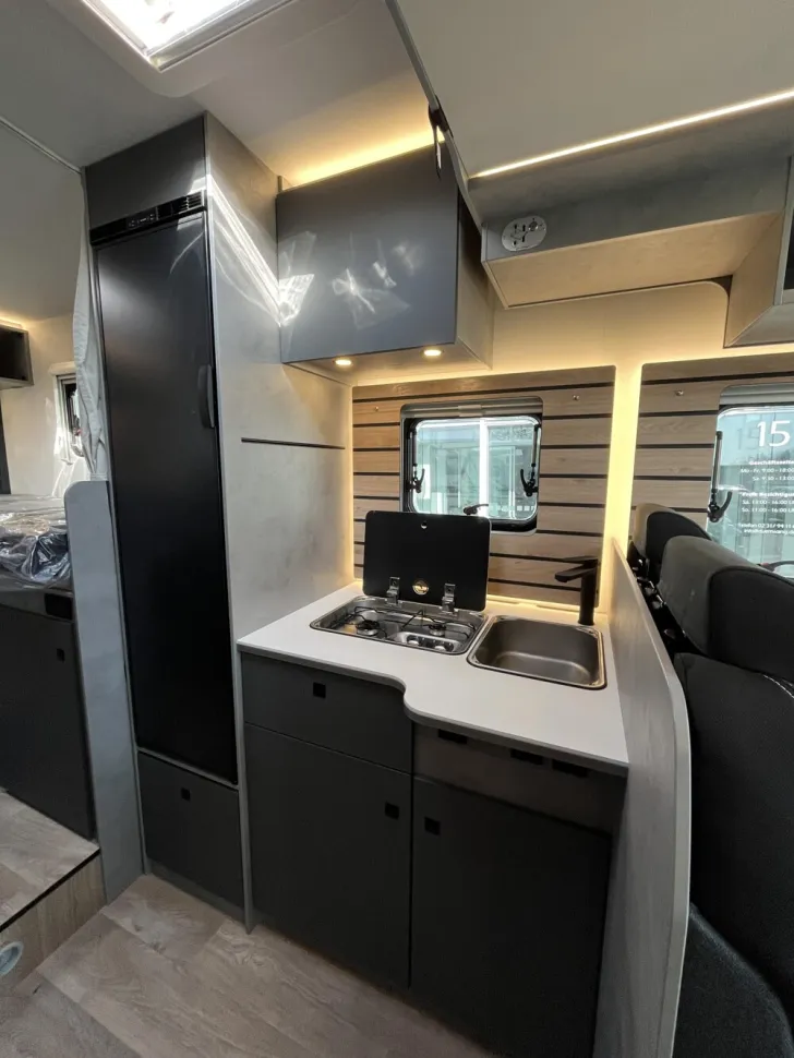 Fahrzeugbild Crosscamp EXPDN T 7.0 E Peugeot #7