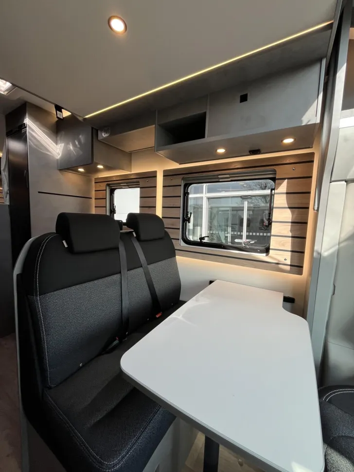 Fahrzeugbild Crosscamp EXPDN T 7.0 E Peugeot #9