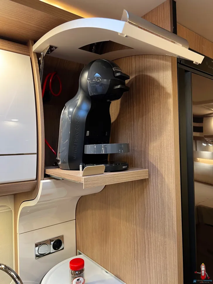 Fahrzeugbild Carthago c-tourer I 143 LE MB (422) #27