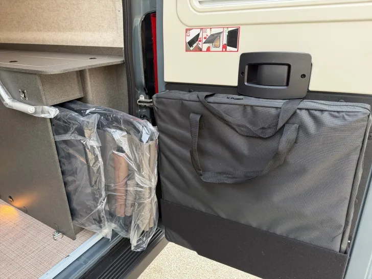 Fahrzeugbild Hymer Redwood 601 "Explorer" Schlafdach-Dieselheizung #25