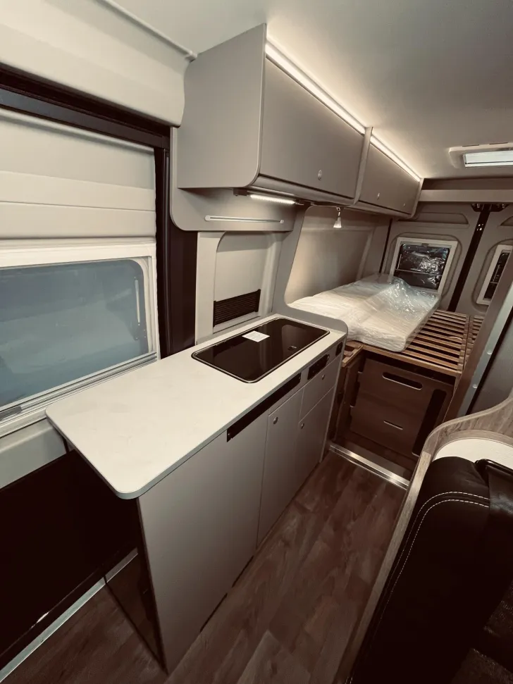 Fahrzeugbild Carado pro+ CV 640+ Solar, AHK, Navi, RFK, AWT isoliert #10