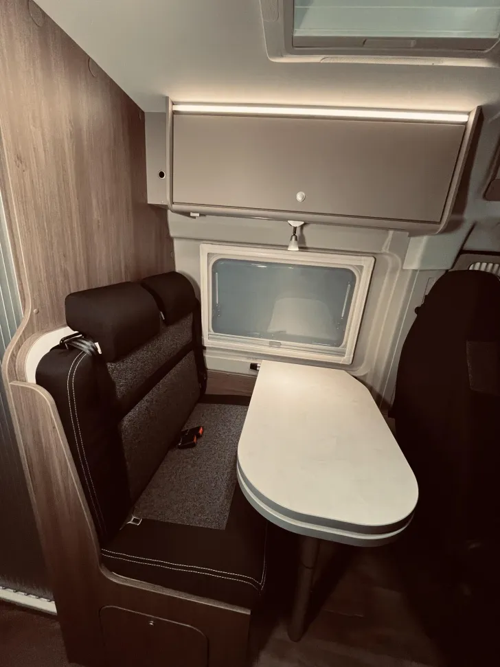 Fahrzeugbild Carado pro+ CV 640+ Solar, AHK, Navi, RFK, AWT isoliert #12