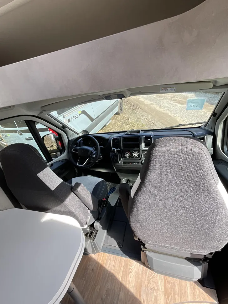 Fahrzeugbild Crosscamp ADVTR 6.4 EF Peugeot Automatik, AWT isoliert #11