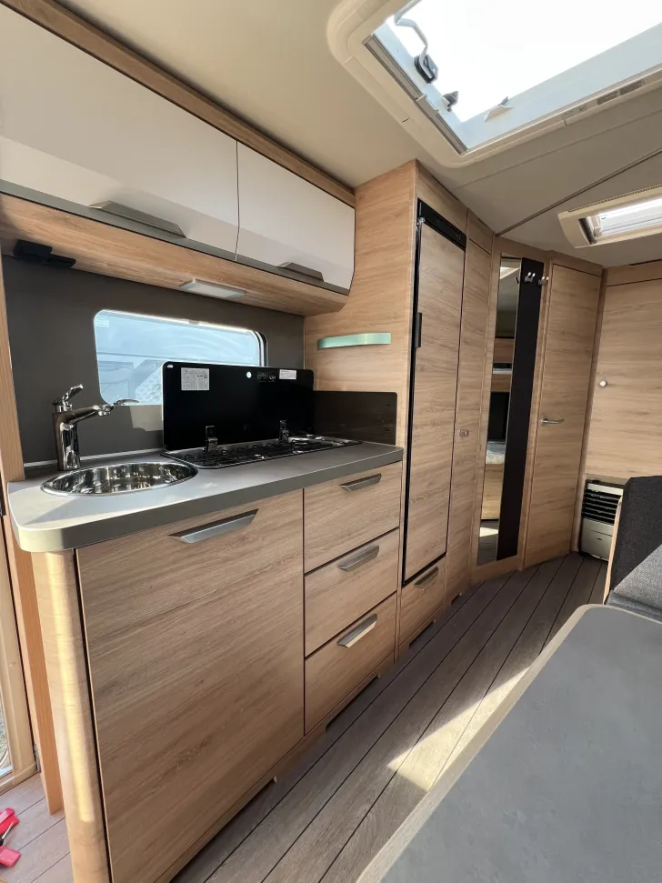 Fahrzeugbild Knaus Südwind 580 QS Black Selection #7