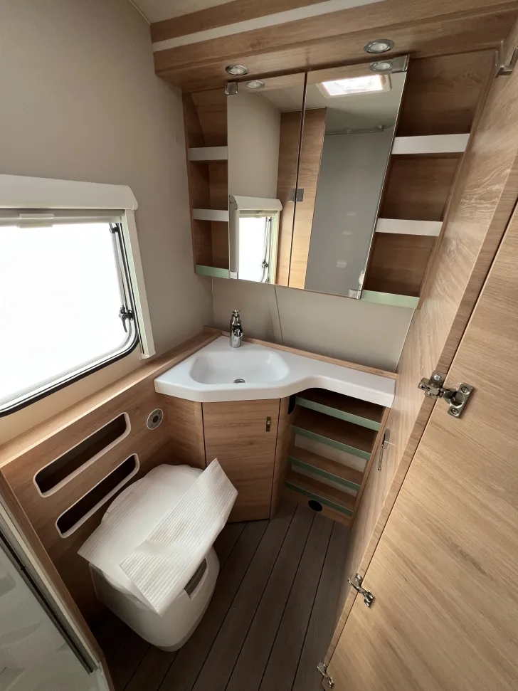 Fahrzeugbild Knaus Südwind 580 QS Black Selection #11