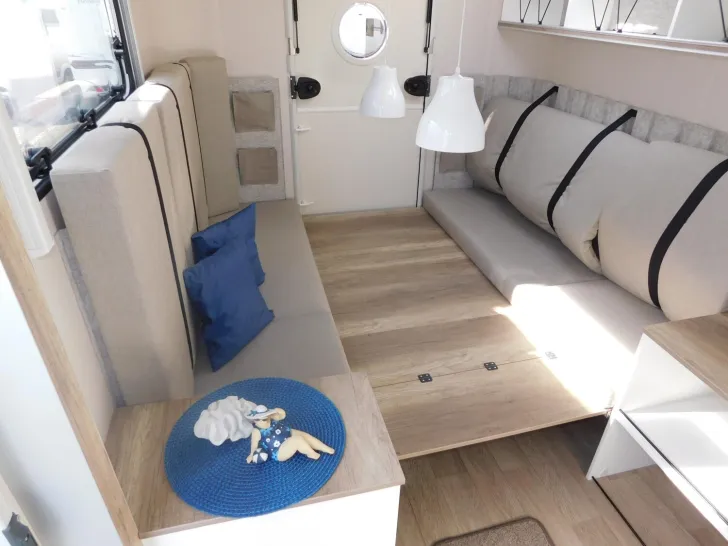 Fahrzeugbild Hobby Beachy 360 #10