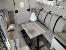 Fahrzeugbild Hobby Beachy 360 #8