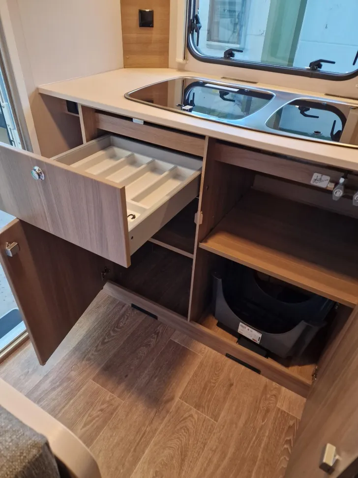 Fahrzeugbild Dethleffs c-joy 420 QSH - sehr gepflegt #8