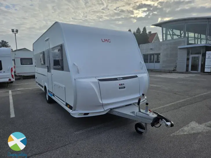 Schräg Vorne LMC Style 490 K Klima